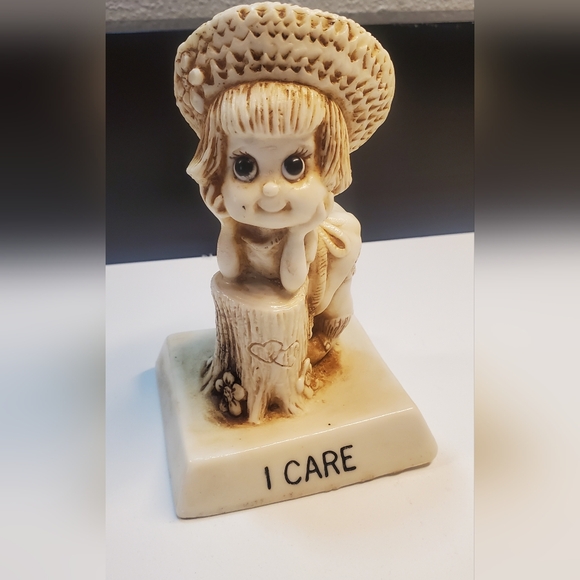 Vintage Russ and Wallace Berrie 1976 Cute Big Eyes Little Girl Figurine "I Care" - Picture 11 of 13